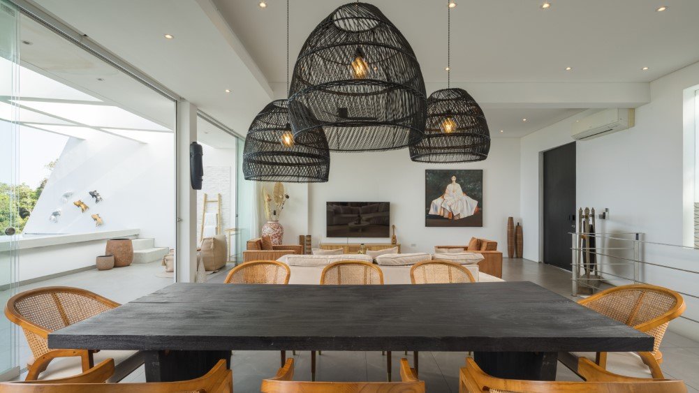 Golden Lotus - The Harmony Villa - Living and dining area